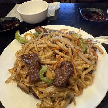 Mr Dragon Noodle House - G4. Black Pepper Beef Fried Udon - Noodles Near Me - Rosemead, California