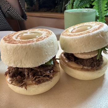 Casa Dani - Brioche oxtail sliders - Mediterranean Near Me - Los Angeles, California Casa Dani - Brioche oxtail sliders - Mediterranean Near Me - Los Angeles, California