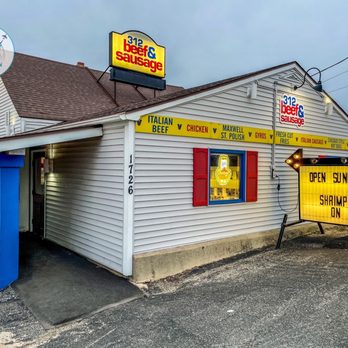 312 Beef & Sausage - Main Entrance - Hot Dogs Near Me - Freeport, Illinois 312 Beef & Sausage - Main Entrance - Hot Dogs Near Me - Freeport, Illinois