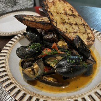 Willow - Mussels for appetizer - Italian Near Me - Sacramento, California