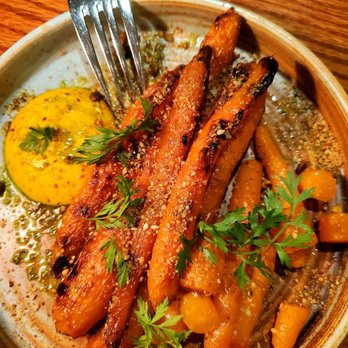 1888 CHOP HOUSE - Carrots - Wine Bars Near Me - Banff, Alberta