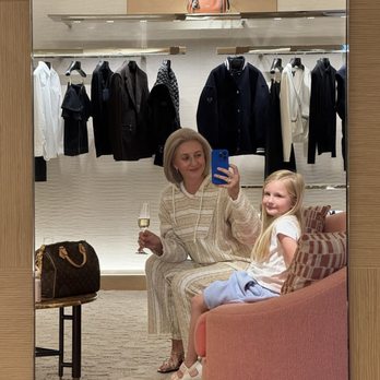 Louis Vuitton - Accommodating for well-behaved children. - Leather Goods Near Me - Palo Alto, California