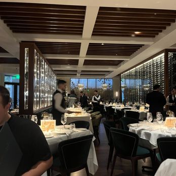 Daniel’s - Dining area - Steakhouses Near Me - Coral Gables, Florida Daniel’s - Dining area - Steakhouses Near Me - Coral Gables, Florida