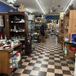 Biggar & Biggar Antique Mall