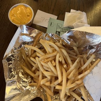 The Howard Street Inn - Fries - Sports Bars Near Me - Niles, Illinois The Howard Street Inn - Fries - Sports Bars Near Me - Niles, Illinois