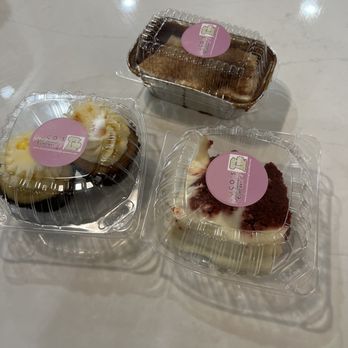 Coco's Lip Smacking Cupcakes - Cupcakes Near Me - Lakewood, California Coco's Lip Smacking Cupcakes - Cupcakes Near Me - Lakewood, California