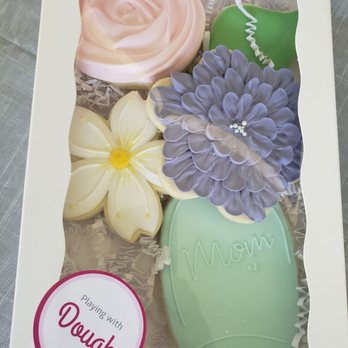 Playing with Dough - Mother's day - Desserts Near Me Playing with Dough - Mother's day - Desserts Near Me