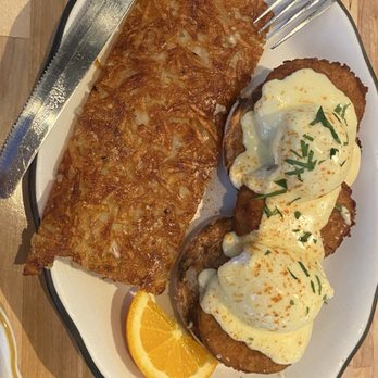 Hot Suppa - fried green tomatoes egg benedict - Breakfast & Brunch Near Me - Portland, Maine