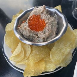 Onion dip with trout roe and chips Onion dip with trout roe and chips