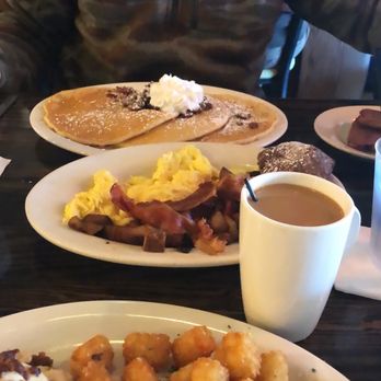 Bay Local Eatery - New American Near Me - Virginia Beach, Virginia