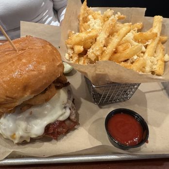 Cavana's Pub & Grub - Smoked tri-tip sandwich and garlic fries - Pubs Near Me - Sutter Creek, California