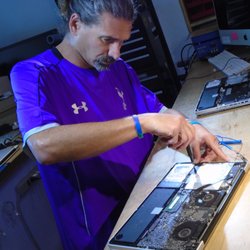 Mac Daddy Repairs - Mac Daddy hard at work