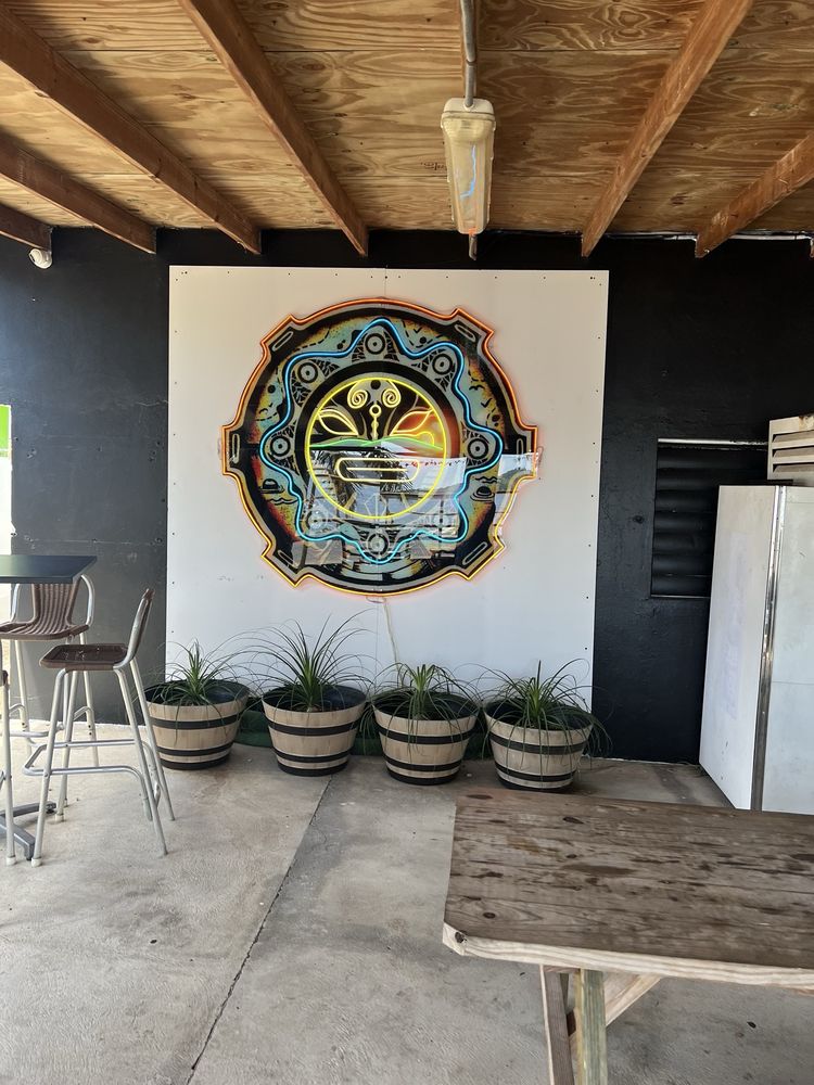 El Batey Image