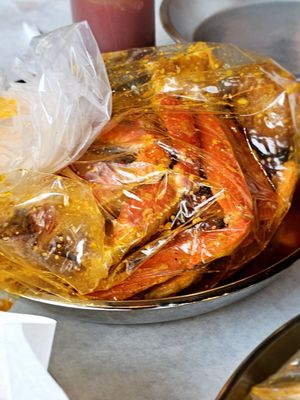 Shaking Crawfish by null