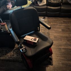 UniversalMed Supply - My new chair
