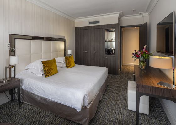 Hotel Canberra (le) by null