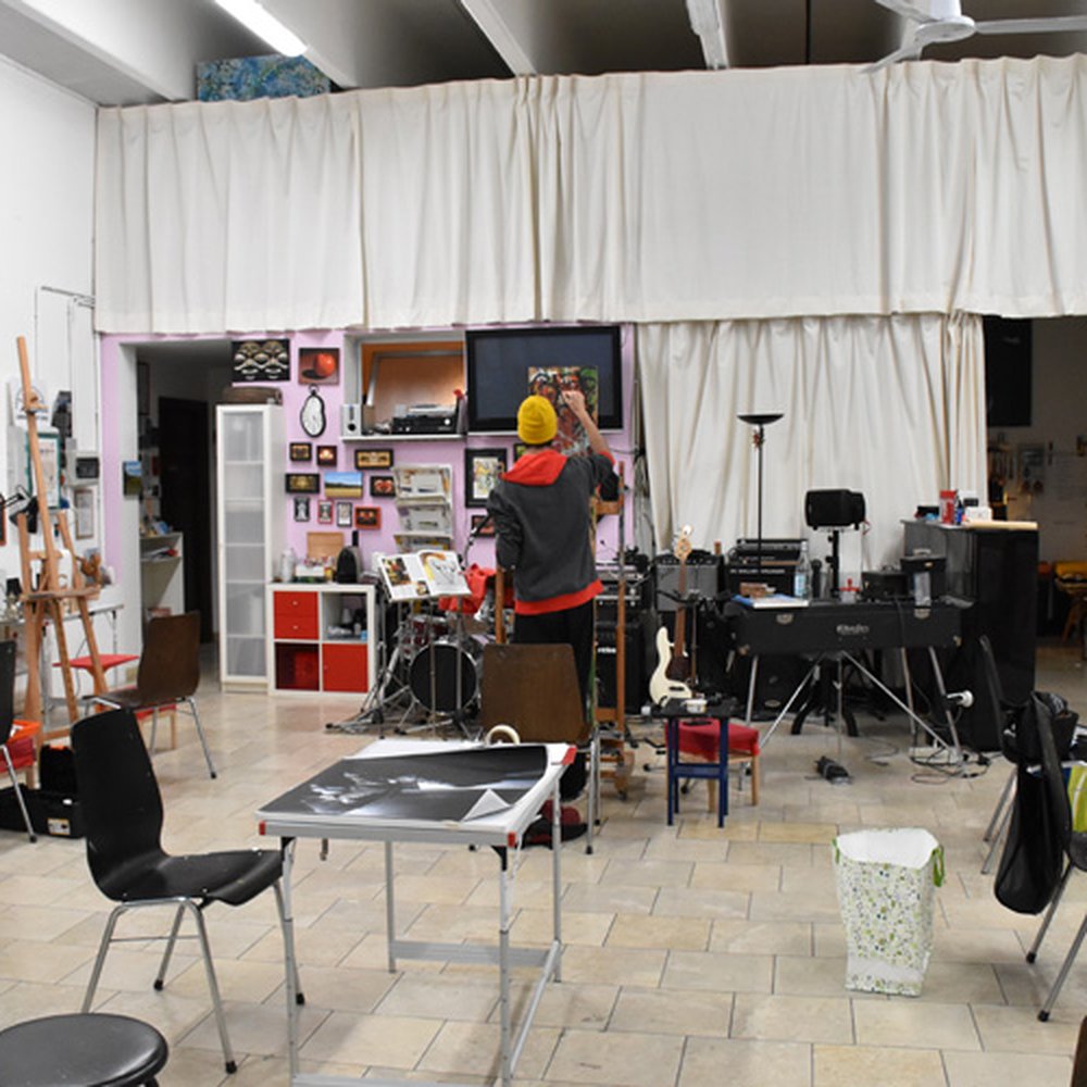 CARLO LEONARDO VENTIMIGLIA The family Ventimiglia descended from the Norman  barons that ruled Sicily after having chased the Arabians. The Toccos  crossed the Ventimiglias when Carlo Tocco II of Kefalonia married Raimondina, image size:1000x1000