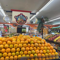 La Bodega - Love this store