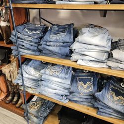 Leon Imports - Jeans