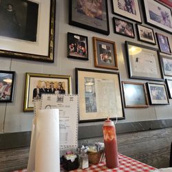 Doe's Eat Place - Picture of famous people who attended here