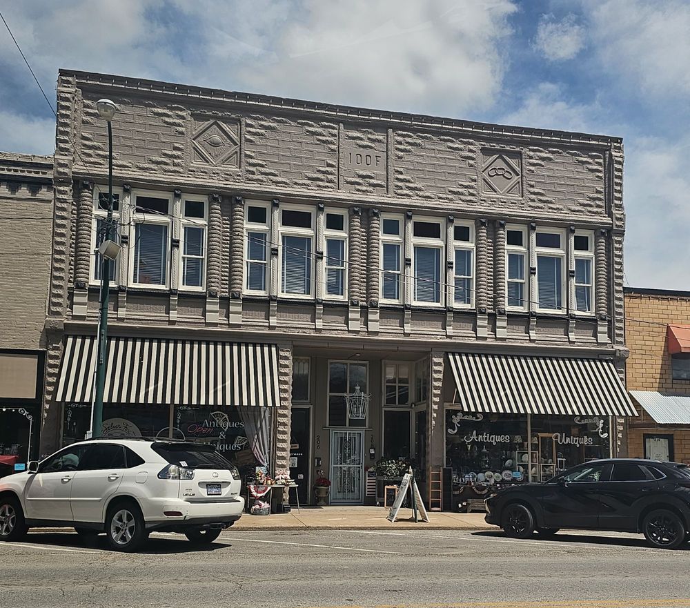 Silver Fox Merchants of Antiques and Uniques