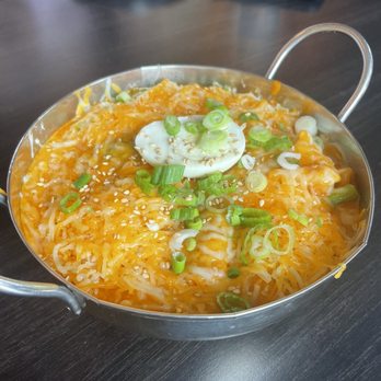bb.q Chicken LA K-Town - IG: @no.ni.eats | Rose Ddeok-Bokki - Korean Near Me - Los Angeles, California