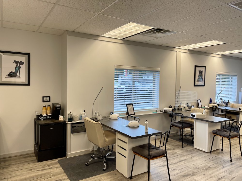 THE POLISH ROOM Updated October 2024 867 State Rd, Westport