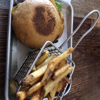 Kathy's Tavern - Classic burger and fries - Bars Near Me - Pulaski, Tennessee Kathy's Tavern - Classic burger and fries - Bars Near Me - Pulaski, Tennessee