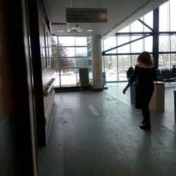 Hôpital du Sacré-Coeur de Montréal - Salle d'attente à l'urgence