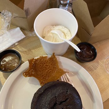 Earls Kitchen + Bar - To go toffee cake - New American Near Me - Boston, Massachusetts