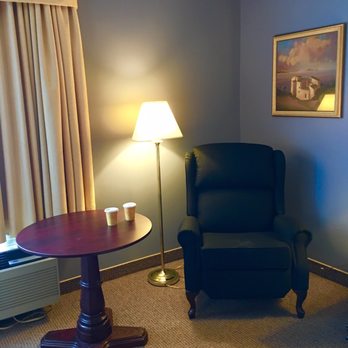 Hotel Chateau Repotel - Hotels Near Me - L'ancienne-Lorette, Quebec Hotel Chateau Repotel - Hotels Near Me - L'ancienne-Lorette, Quebec