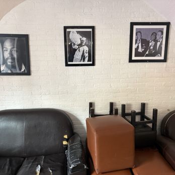 Le Blast - Upstairs wall decor - Bars Near Me - Nice, 06