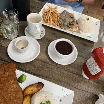 Cachita Restaurant - Cuban Near Me - Miami Beach, Florida