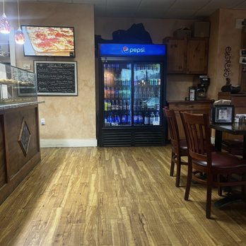 Pomo Doro Pizza - Pepsi Products - Pizza Near Me - Highland, New York