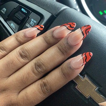 Luxia Nails and Spa - Nail Salons Near Me - Naperville, Illinois