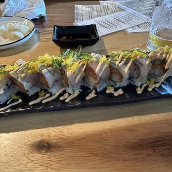 Oao - Sushi Bar & Grill at Wailea - White dragon roll - Sushi Bars Near Me - Kihei, Hawaii