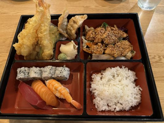 Hoshi Sushi - CLOSED, 2960 Artesian Rd, Ste 112, Naperville