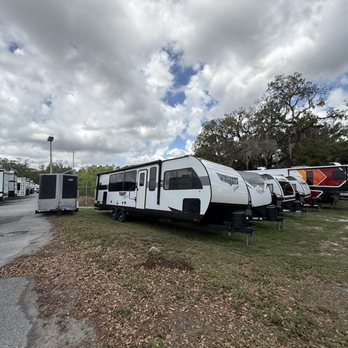 Camping World - Dover - The dirt lot where my consignment was kept - RV Dealers Near Me - Dover, Florida