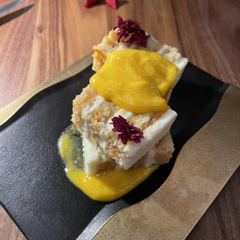 Boketto - Carrot cake dessert - Steakhouses Near Me - St Louis Park, Minnesota