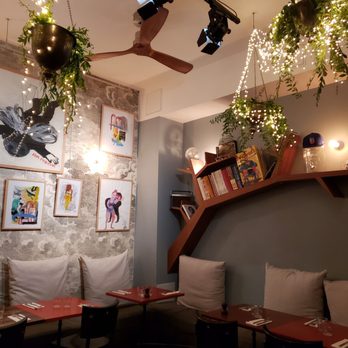 La Coïncidence - Cozy ambience of the restaurant - French Near Me - Paris, 75 La Coïncidence - Cozy ambience of the restaurant - French Near Me - Paris, 75