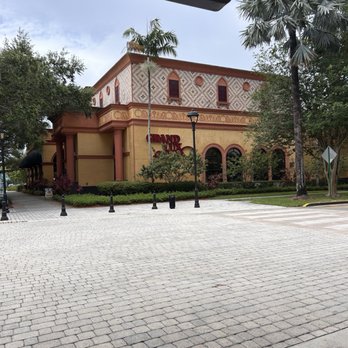 Grand Lux Cafe - Italian Near Me - Sunrise, Florida
