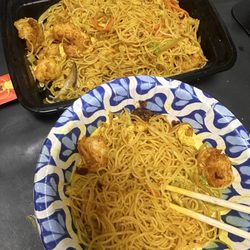 Asian Garden - Very good, I love singapore noodles here. Yummy..., if I can I will put 10 Stars for them. Come over to dry