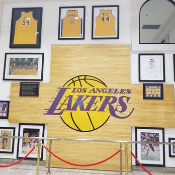 EddieWorld - Very cool Lakers tribute wall, go LA! - Service Stations Near Me - Yermo, California