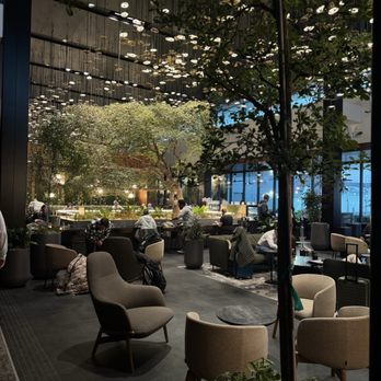 Amex Centurion Lounge - Lounges Near Me - Atlanta, Georgia
