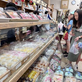 Fugetsu-Do - Candy Stores Near Me - Los Angeles, California Fugetsu-Do - Candy Stores Near Me - Los Angeles, California