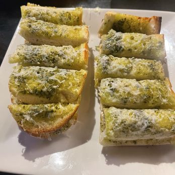 The Stillery - Pesto garlic bread came with the skillet meatballs - New American Near Me - Nashville, Tennessee