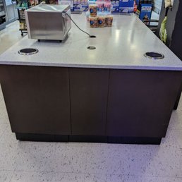 Circle K - Huge counter area with a microwave - Convenience Stores Near Me - Ottawa, Ontario