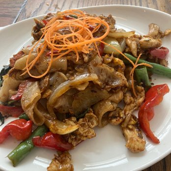 Thailicious - Drunken noodle with chicken - Thai Near Me - New York, New York Thailicious - Drunken noodle with chicken - Thai Near Me - New York, New York