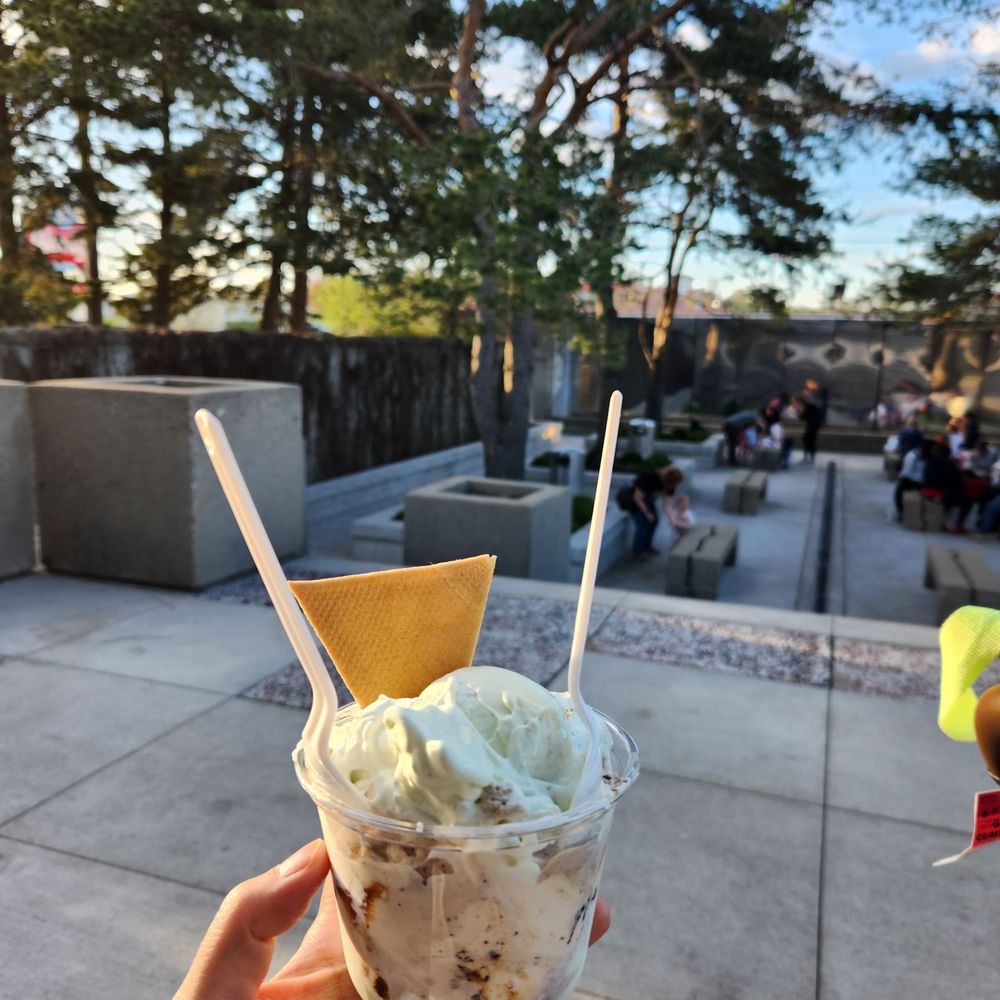 Kopp's Frozen Custard - Ice Cream & Frozen Yogurt Near Me - Greenfield, Wisconsin
