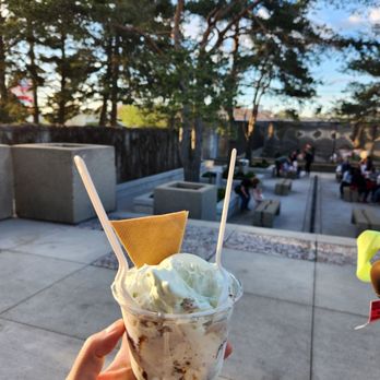 Kopp's Frozen Custard - Ice Cream & Frozen Yogurt Near Me - Greenfield, Wisconsin